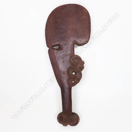 A Māori large and finely carved wahaika,